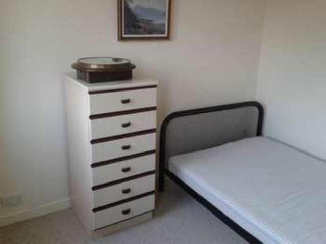  Image of 3 bedroom Flat to rent in Oken Court Warwick CV34 at Warwick  Warwick, CV34 4DF