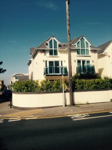  Image of 4 bedroom Town House to rent in Old Coastguard Road Sandbanks Poole BH13 at Sandbanks  Sandbanks, BH13 7RL