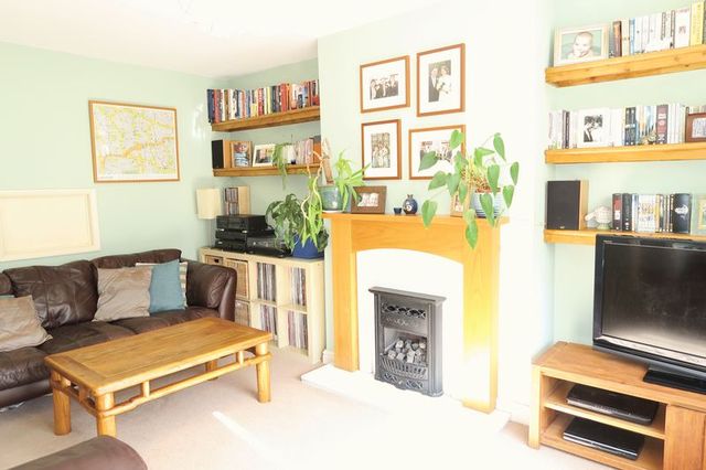  Image of 3 bedroom Terraced house for sale in Old Road Churwell Morley Leeds LS27 at Old Road Morley Leeds, LS27 7SH