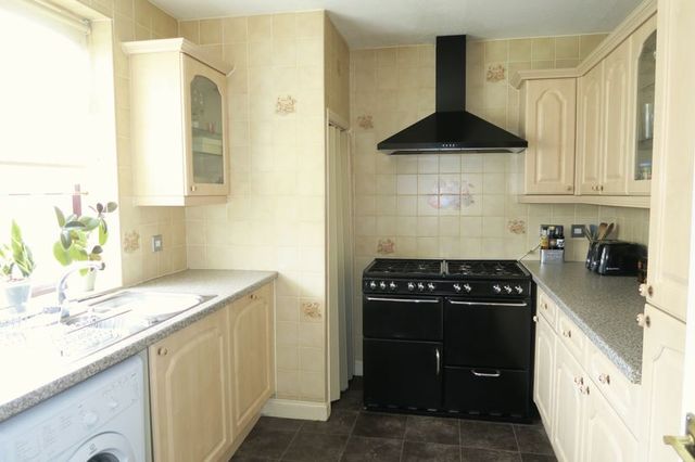  Image of 3 bedroom Terraced house for sale in Old Road Churwell Morley Leeds LS27 at Old Road Morley Leeds, LS27 7SH