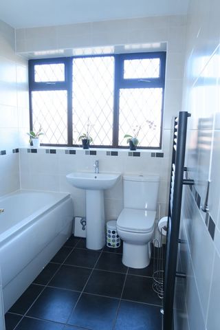  Image of 3 bedroom Terraced house for sale in Old Road Churwell Morley Leeds LS27 at Old Road Morley Leeds, LS27 7SH