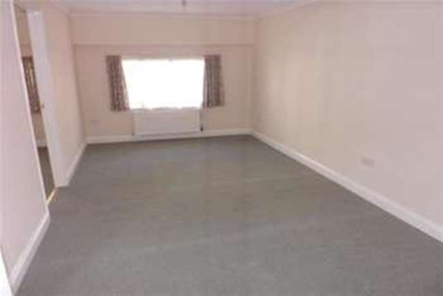  Image of 1 bedroom Flat to rent in Wood Street Swindon SN1 at Swindon, SN1 4AN