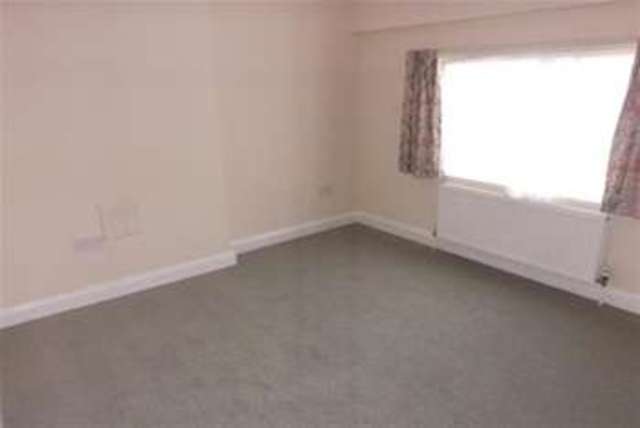  Image of 1 bedroom Flat to rent in Wood Street Swindon SN1 at Swindon, SN1 4AN