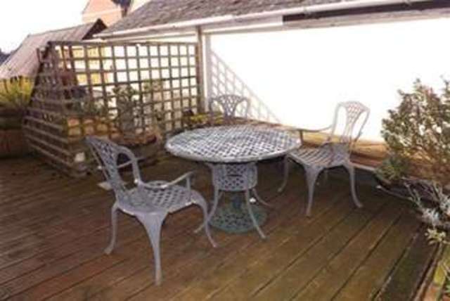  Image of 1 bedroom Flat to rent in Wood Street Swindon SN1 at Swindon, SN1 4AN