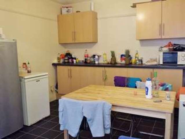  Image of 4 bedroom Semi-Detached house to rent in Oliver Road Cowley Oxford OX4 at Oliver Road  Oxford, OX4 2JE