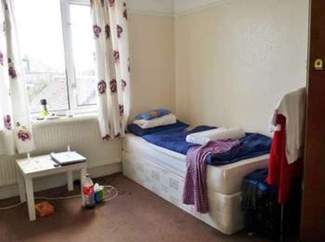  Image of 4 bedroom Semi-Detached house to rent in Oliver Road Cowley Oxford OX4 at Oliver Road  Oxford, OX4 2JE