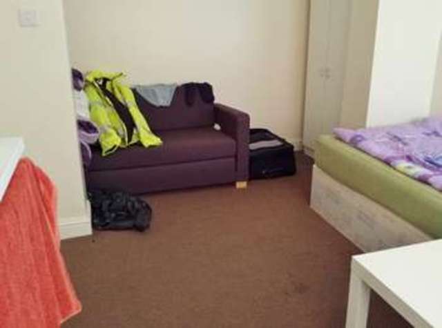  Image of 4 bedroom Semi-Detached house to rent in Oliver Road Cowley Oxford OX4 at Oliver Road  Oxford, OX4 2JE