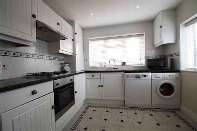  Image of 3 bedroom Detached house to rent in Owlsmoor Road Owlsmoor Sandhurst GU47 at Sandhurst Berkshire Sandhurst, GU47 0SP