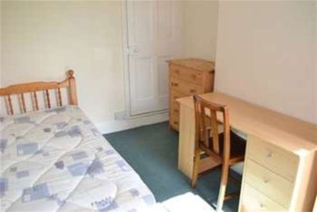  Image of 3 bedroom Detached house to rent in Oxford Road Leicester LE2 at Leicester, LE2 1TN