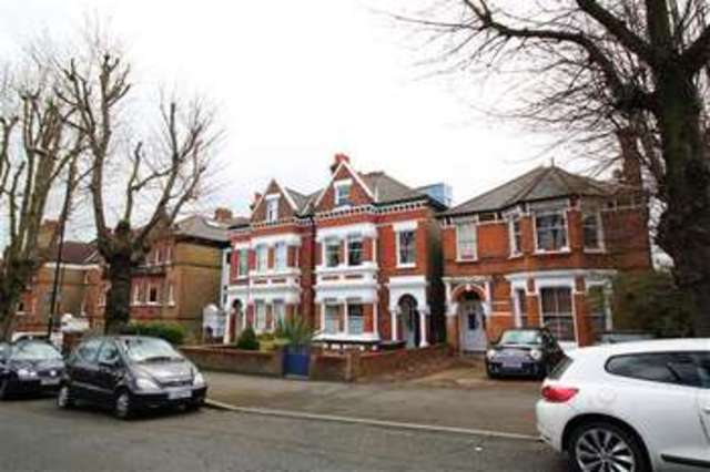  Image of 1 bedroom Flat to rent in Palace Road London SW2 at Tulse Hill, SW2 3JZ