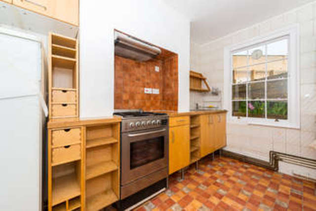  Image of 3 bedroom Terraced house to rent in Park Street London SE1 at Borough, SE1 9EQ