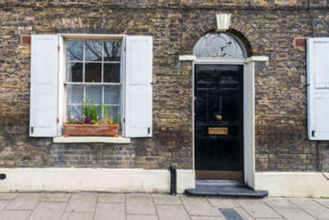  Image of 3 bedroom Terraced house to rent in Park Street London SE1 at Borough, SE1 9EQ