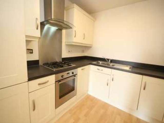  Image of 2 bedroom Flat to rent in Wilderspool Causeway Warrington WA4 at Wilderspool Causeway Warrington Latchford, WA4 6LA