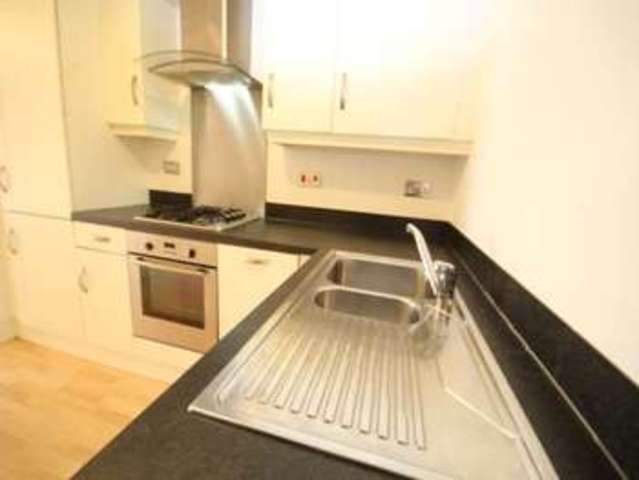  Image of 2 bedroom Flat to rent in Wilderspool Causeway Warrington WA4 at Wilderspool Causeway Warrington Latchford, WA4 6LA