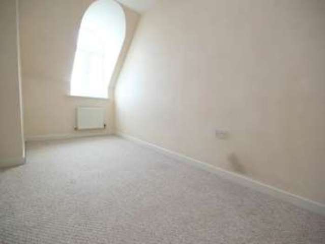  Image of 2 bedroom Flat to rent in Wilderspool Causeway Warrington WA4 at Wilderspool Causeway Warrington Latchford, WA4 6LA