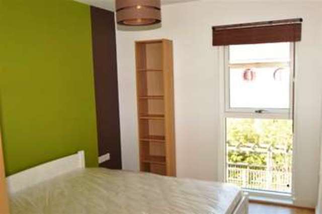  Image of 1 bedroom Apartment to rent in Point Pleasant London SW18 at Wandsworth, SW18 1PT