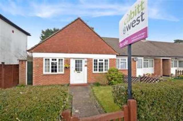  Image of 2 bedroom Bungalow for sale in Poplar Road Leatherhead KT22 at Leatherhead Surrey Leatherhead, KT22 8SF