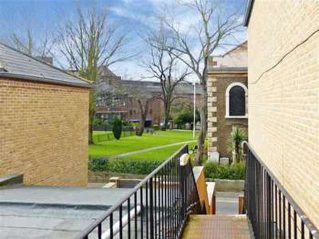  Image of 2 bedroom Flat for sale in Princes Street Gravesend DA11 at Gravesend Kent Gravesend, DA11 0DN