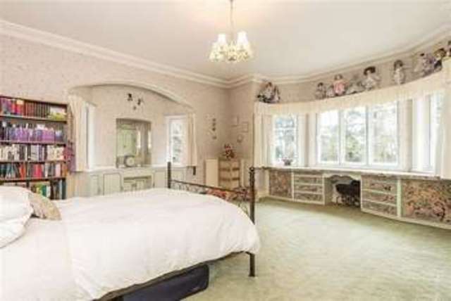  Image of 5 bedroom Detached house for sale in Radford Road Alvechurch Birmingham B48 at Radford Road  Alvechurch, B48 7SS