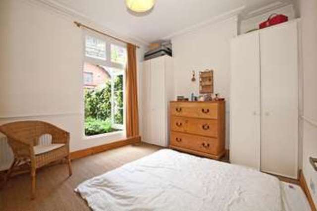  Image of 1 bedroom Flat for sale in Ravenscourt Gardens London W6 at Hammersmith, W6 0TU