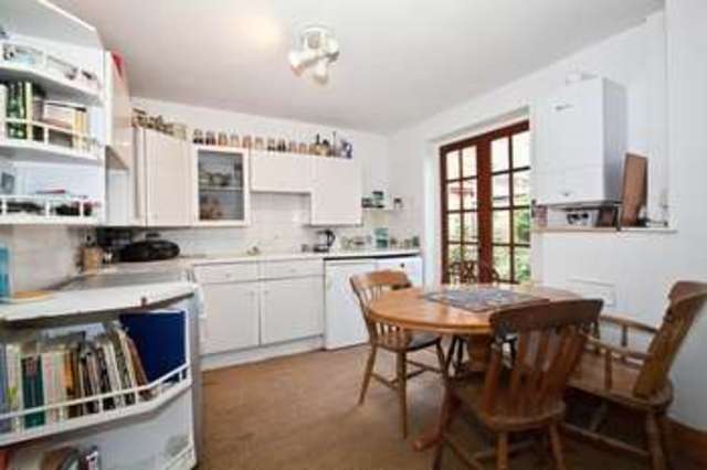  Image of 1 bedroom Flat for sale in Ravenscourt Gardens London W6 at Hammersmith, W6 0TU