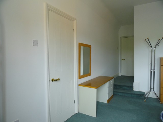  Image of 2 bedroom Flat to rent in Rogers Croft Woughton on the Green Milton Keynes MK6 at Woughton On The Green  Woughton on the Green, MK6 3DB