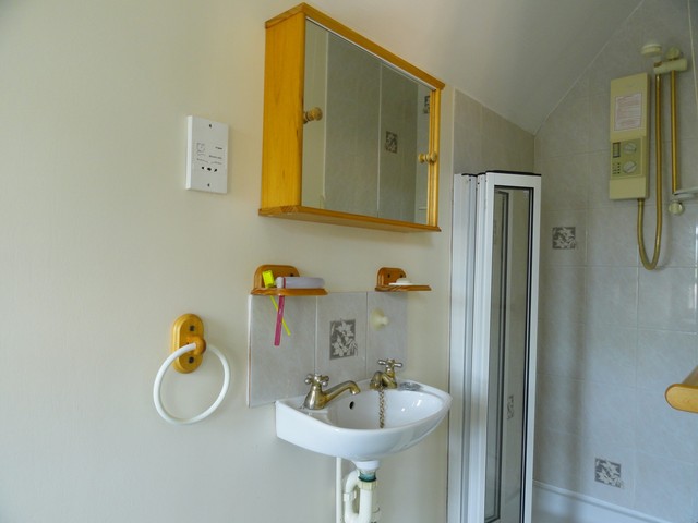  Image of 2 bedroom Flat to rent in Rogers Croft Woughton on the Green Milton Keynes MK6 at Woughton On The Green  Woughton on the Green, MK6 3DB