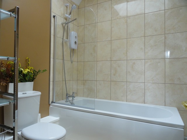 Image of 2 bedroom Flat to rent in Rogers Croft Woughton on the Green Milton Keynes MK6 at Woughton On The Green  Woughton on the Green, MK6 3DB