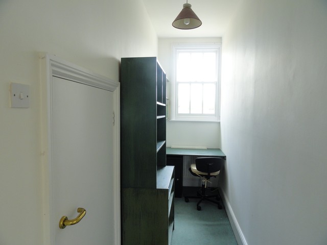  Image of 2 bedroom Flat to rent in Rogers Croft Woughton on the Green Milton Keynes MK6 at Woughton On The Green  Woughton on the Green, MK6 3DB