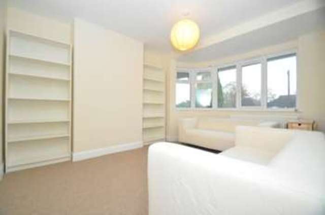  Image of 2 bedroom Flat to rent in Runnymede Colliers Wood London SW19 at Colliers Wood London Colliers Wood, SW19 2RG