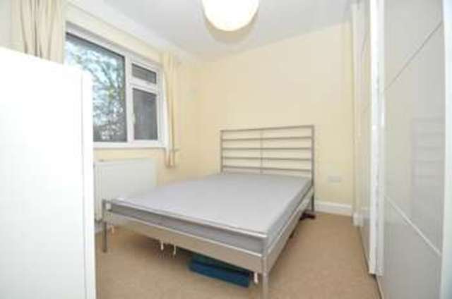  Image of 2 bedroom Flat to rent in Runnymede Colliers Wood London SW19 at Colliers Wood London Colliers Wood, SW19 2RG