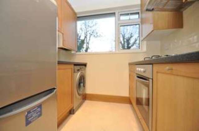  Image of 2 bedroom Flat to rent in Runnymede Colliers Wood London SW19 at Colliers Wood London Colliers Wood, SW19 2RG