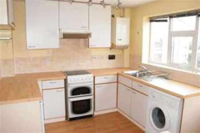  Image of 3 bedroom Semi-Detached house to rent in Rushy Close Nottingham NG8 at Nottingham, NG8 4GJ