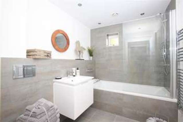  Image of 2 bedroom Apartment for sale in Russell Hill Purley CR8 at West Purley Surrey Purley, CR8 2JB