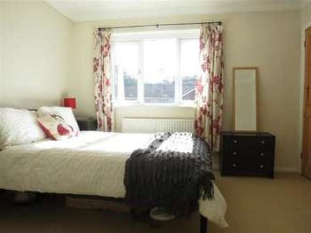  Image of 4 bedroom Semi-Detached house for sale in St. Marys Avenue Purley on Thames Reading RG8 at Purley On Thames  Reading, RG8 8BJ