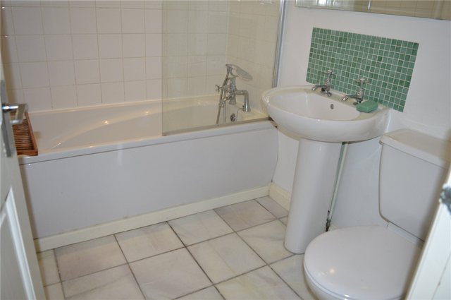  Image of 2 bedroom Apartment for sale in Salisbury Road Reading RG30 at Reading Berkshire Reading, RG30 1BL