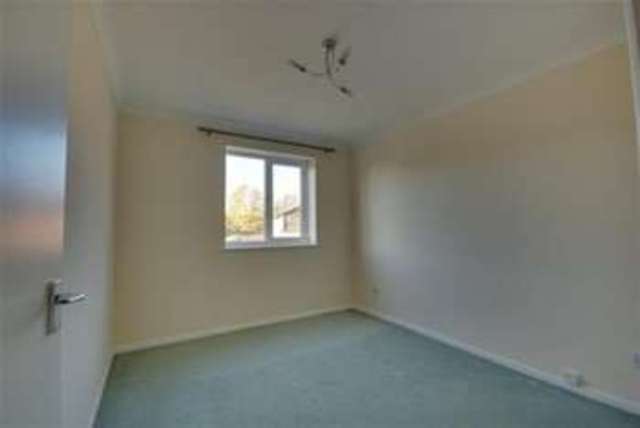  Image of 2 bedroom Flat to rent in Crusader Way Watford WD18 at Watford, WD18 6GP