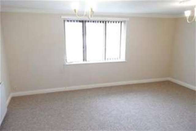  Image of 2 bedroom Flat to rent in Shawhill Road Shawlands Glasgow G41 at Glasgow, G41 3RW