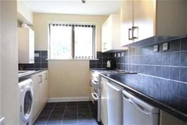  Image of 2 bedroom Flat to rent in Shawhill Road Shawlands Glasgow G41 at Glasgow, G41 3RW