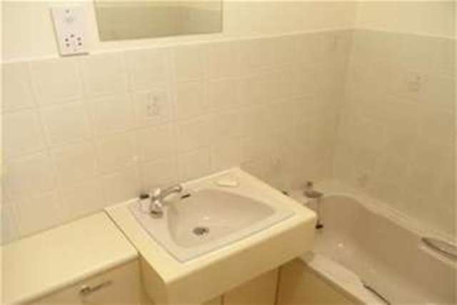  Image of 2 bedroom Flat to rent in Shawhill Road Shawlands Glasgow G41 at Glasgow, G41 3RW