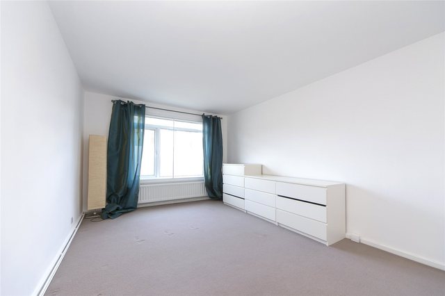  Image of 3 bedroom Flat to rent in Skipworth Road London E9 at South Hackney London South Hackney, E9 7JH