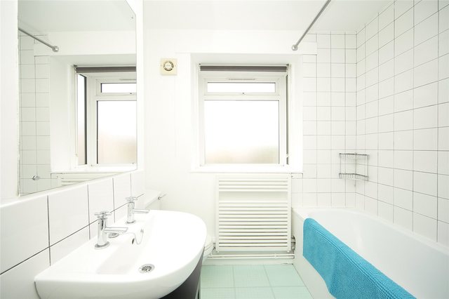  Image of 3 bedroom Flat to rent in Skipworth Road London E9 at South Hackney London South Hackney, E9 7JH