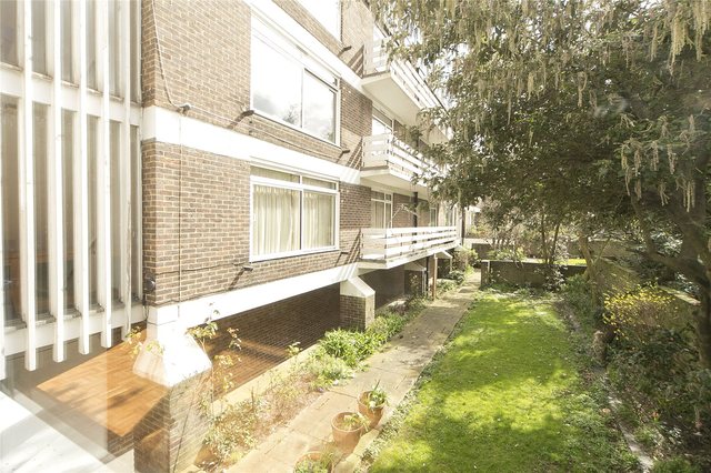  Image of 3 bedroom Flat to rent in Skipworth Road London E9 at South Hackney London South Hackney, E9 7JH