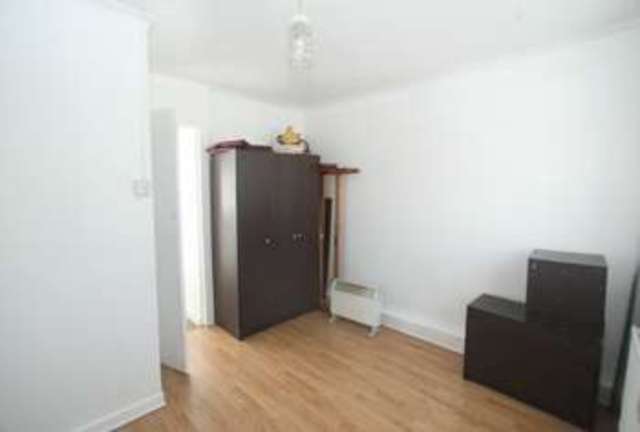  Image of 1 bedroom Semi-Detached house for sale in Waterbeach Road Slough SL1 at Slough, SL1 3LA