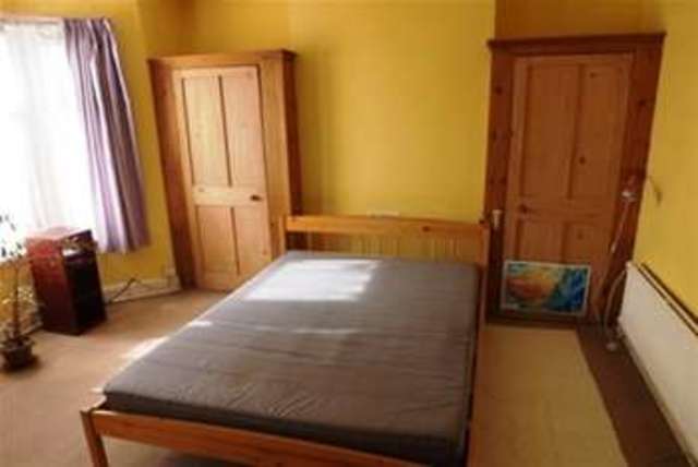 Image of 2 bedroom Detached house to rent in Somerset Road London E17 at London, E17 8QN