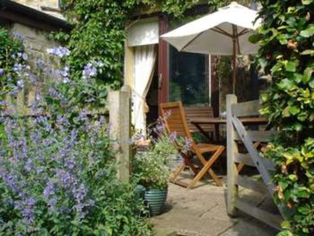  Image of 2 bedroom Cottage for sale in South Lane Netherton Wakefield WF4 at Netherton Wakefield West Yorkshire, WF4 4HZ