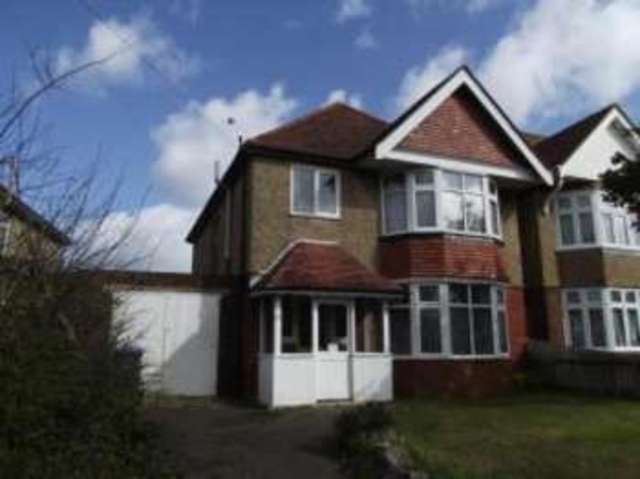  Image of 3 bedroom Detached house for sale in Raymond Road Shirley Southampton SO15 at Southampton  Shirley, SO15 5AG