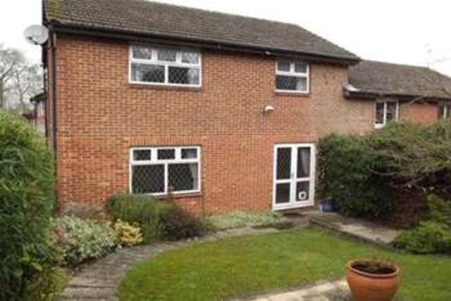  Image of 3 bedroom Detached house to rent in Speedwell Close Guildford GU4 at Guildford, GU4 7HE