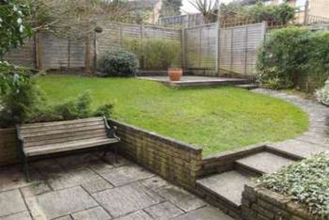  Image of 3 bedroom Detached house to rent in Speedwell Close Guildford GU4 at Guildford, GU4 7HE