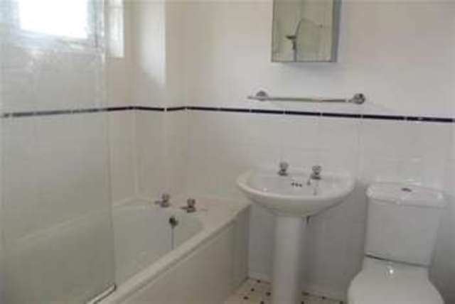  Image of 3 bedroom Detached house to rent in Speedwell Close Guildford GU4 at Guildford, GU4 7HE